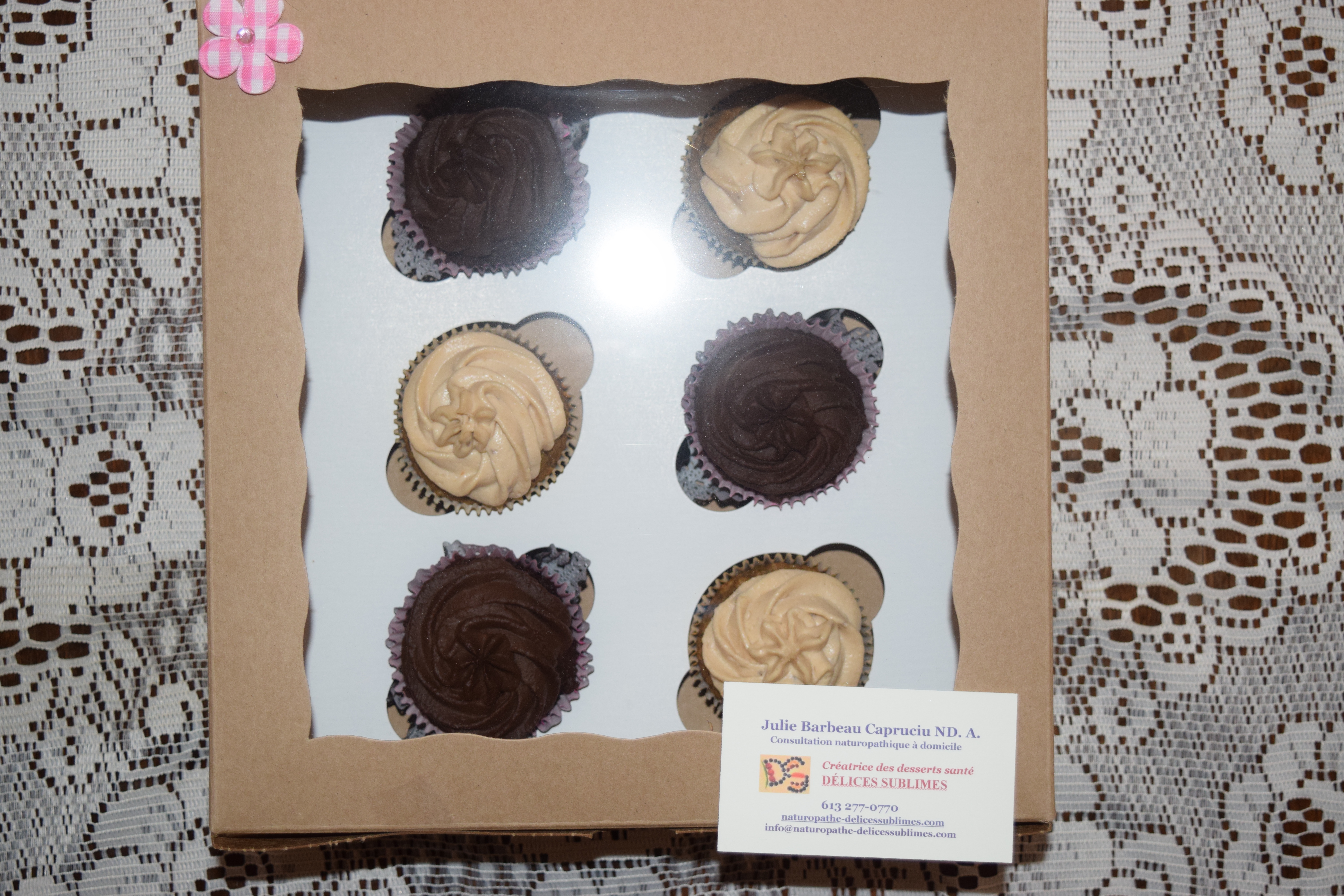 Box of cupcakes (chocolate and banana)