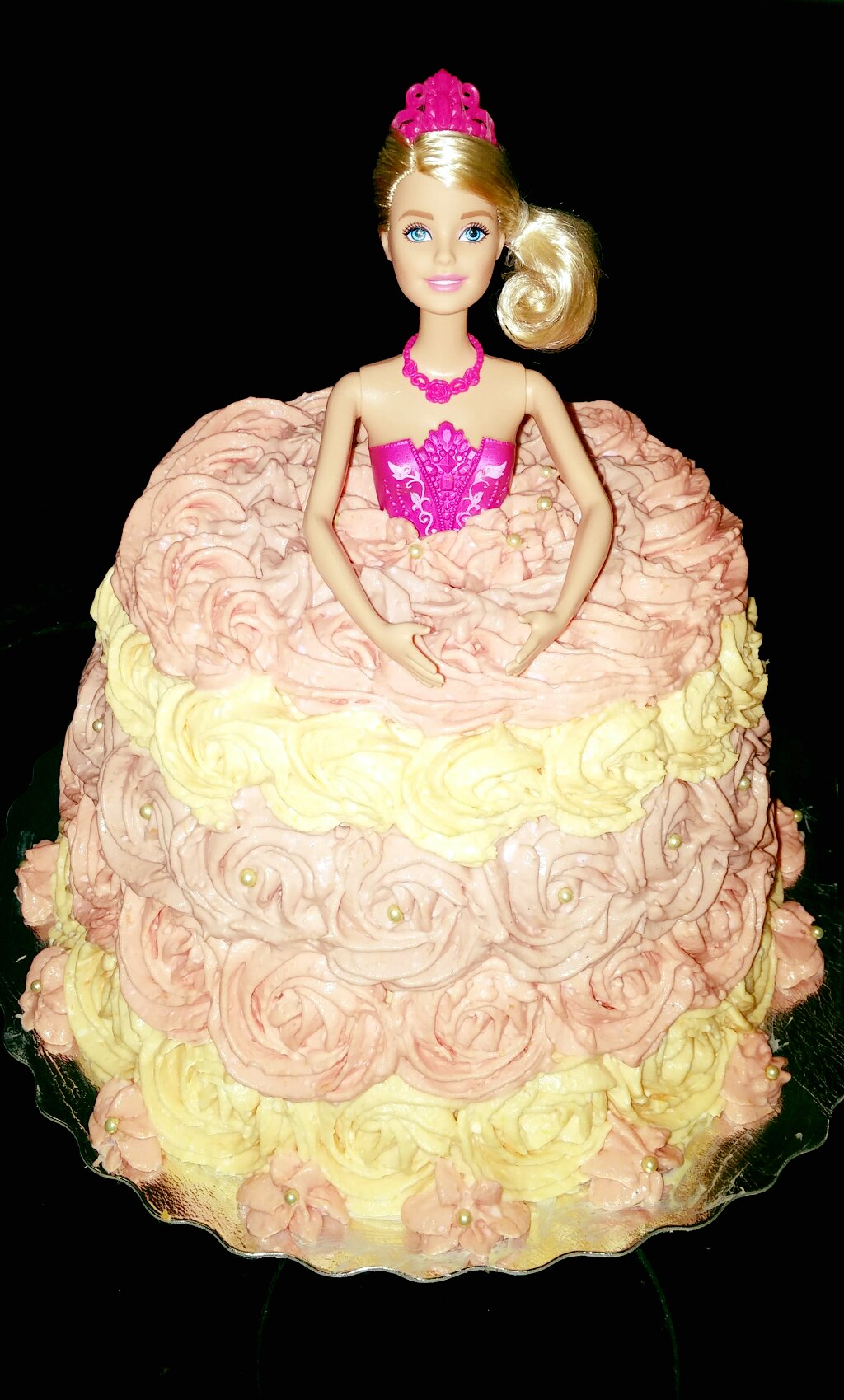 Princess cake.  Available in all 3 flavors (chocolate-banana-carrot).  All natural colors from fruit & vegetable juices. Also available in Vegan or Gluten free version (non certified)